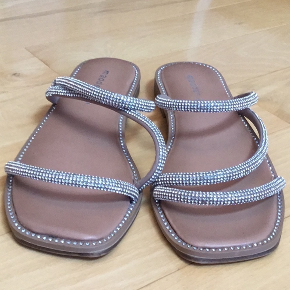 MADDEN girl starle slide on sandals with diamond like bling. Women’s size 6.5 - Picture 4 of 16